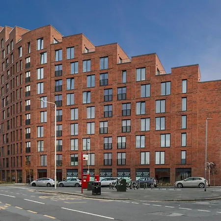 Apartment Springwell - Centre - Balcony & Pool Table - 3 Bed