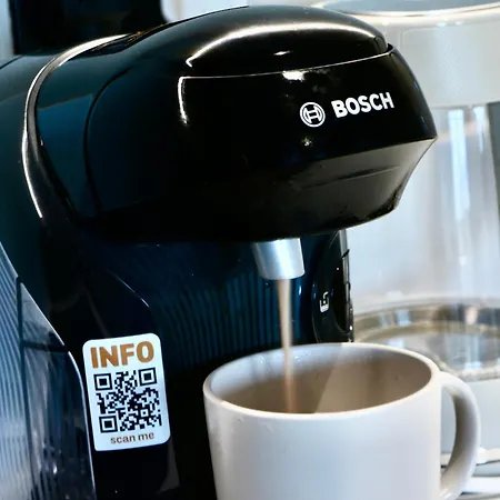 Springwell - Centre - Balcony & Pool Table - 3 Bed