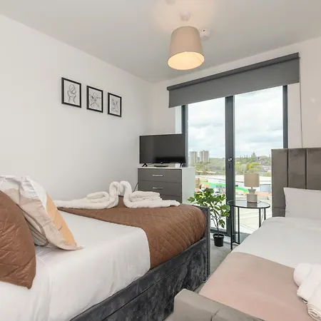 Springwell - Centre - Balcony & Pool Table - 3 Bed Leeds (West Yorkshire)