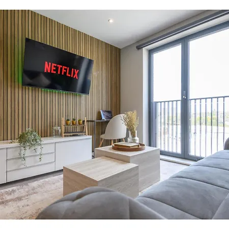 Springwell - Centre - Balcony & Pool Table - 3 Bed Apartmán *