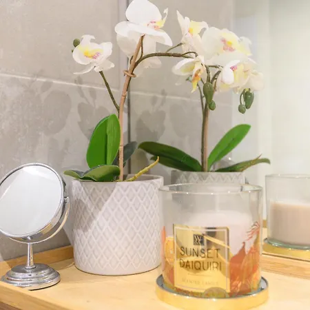 Springwell - Centre - Balcony & Pool Table - 3 Bed