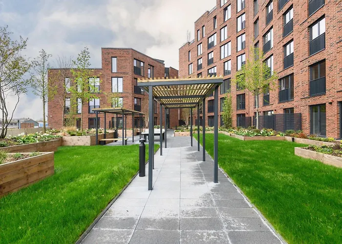 Premium Centre Retreat - Work & Relax - Pool Table Лідс