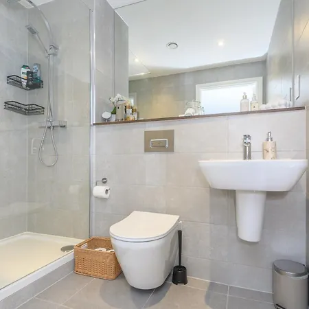 شقة Springwell - Centre - Balcony & Pool Table - 3 Bed *