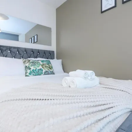 Premium Centre Retreat - Work & Relax - Pool Table Apartamento *