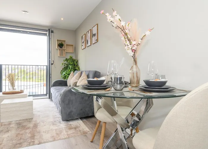 Premium Centre Retreat - Work & Relax - Pool Table